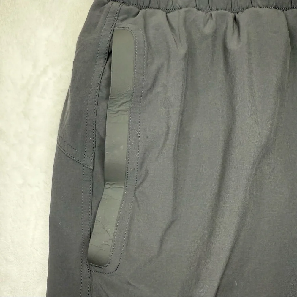 Lululemon Shorts Men’s Size XL Black Hybrid Swim Gym Lined 8.5” Inseam Athletic - Picture 6 of 9